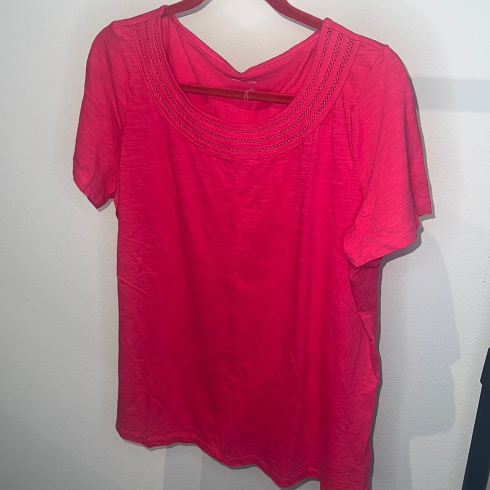 Knit tee with scoop neck line